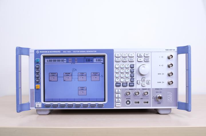 Генератор сигналов Rohde&Schwarz SMJ100A до 6 ГГц